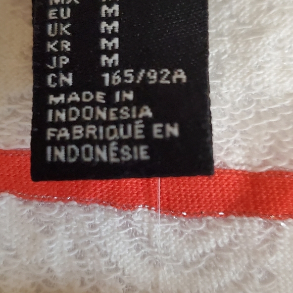 FOREVER 21 - Picture 3 of 3